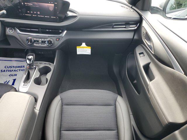 new 2025 Buick Envista car