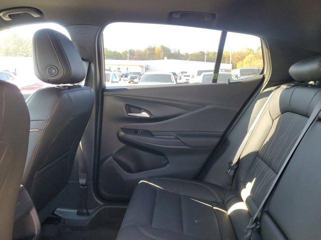 new 2025 Buick Envista car