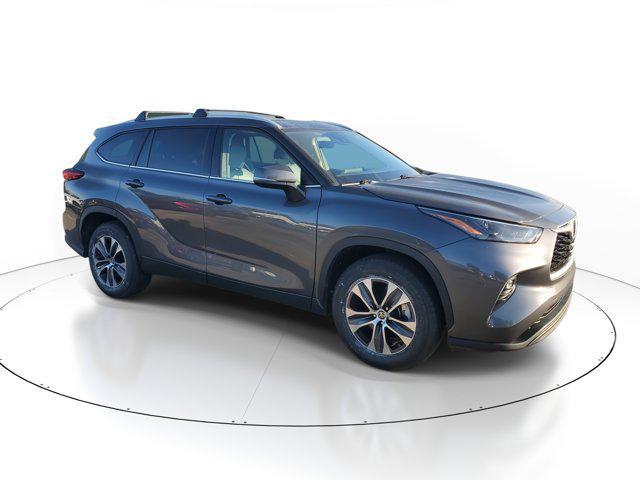 used 2022 Toyota Highlander car, priced at $34,937