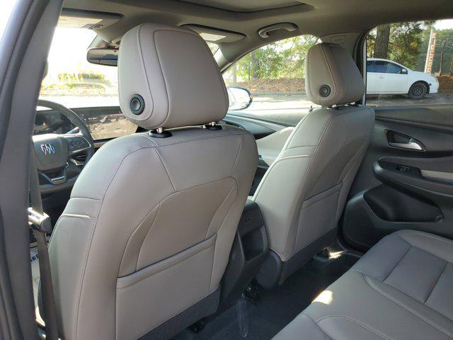 new 2025 Buick Envista car