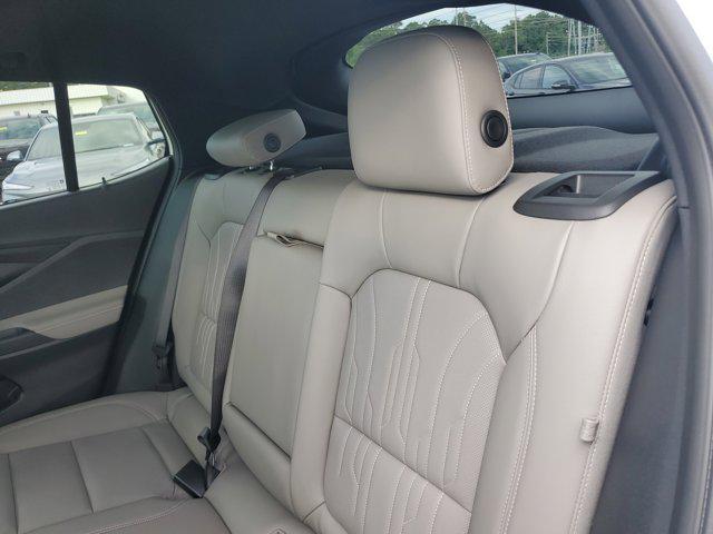 new 2025 Buick Envista car