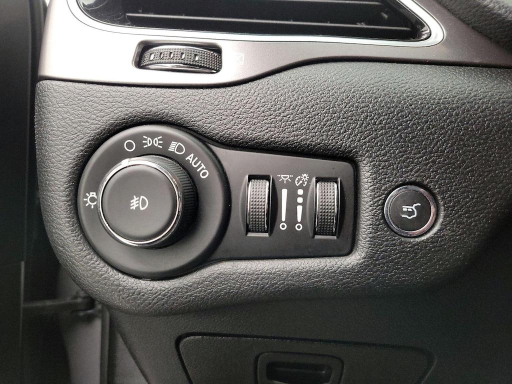 used 2019 Jeep Cherokee car, priced at $17,998