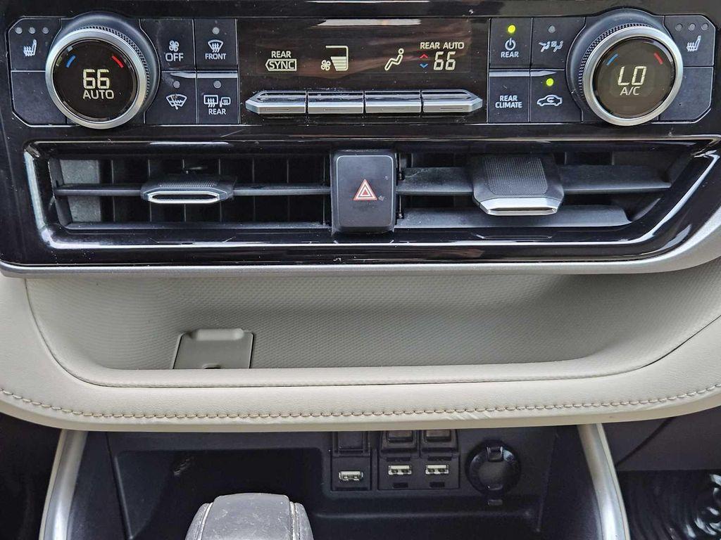used 2020 Toyota Highlander car, priced at $29,495