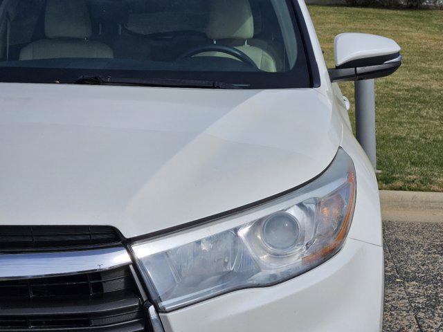 used 2014 Toyota Highlander car, priced at $18,995