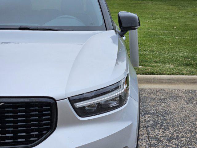 used 2019 Volvo XC40 car, priced at $20,495