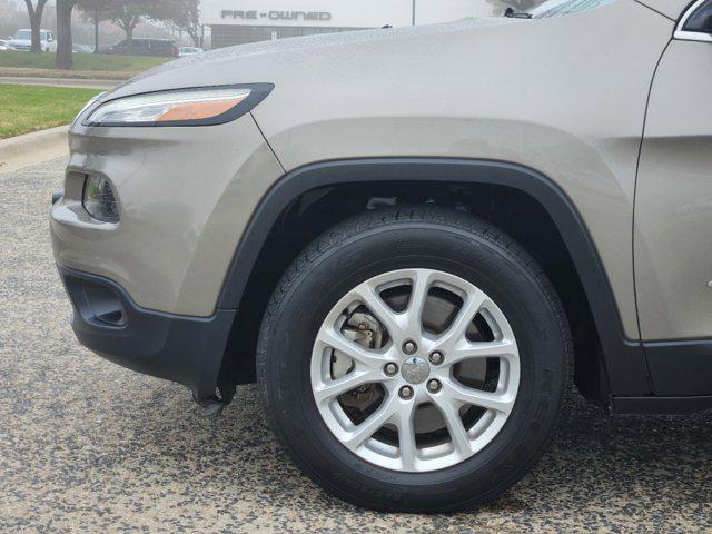 used 2016 Jeep Cherokee car, priced at $14,895