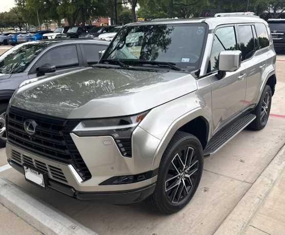 used 2025 Lexus GX 550 car, priced at $90,995