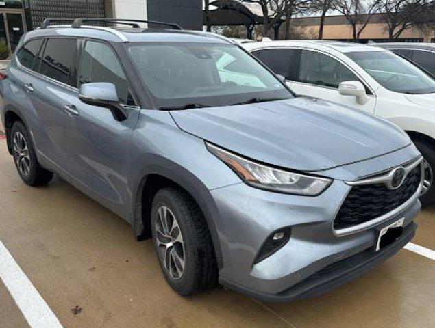 used 2020 Toyota Highlander car, priced at $27,995