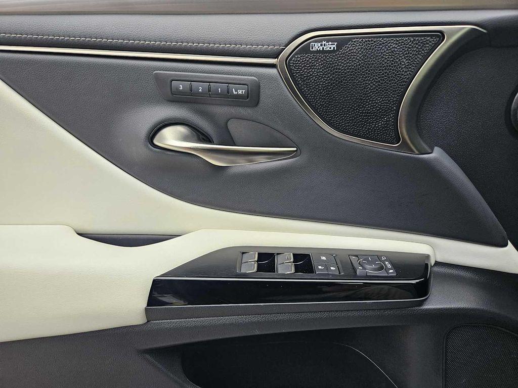 used 2022 Lexus ES 350 car, priced at $43,495