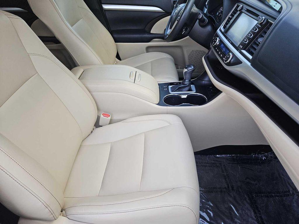 used 2019 Toyota Highlander car, priced at $25,395