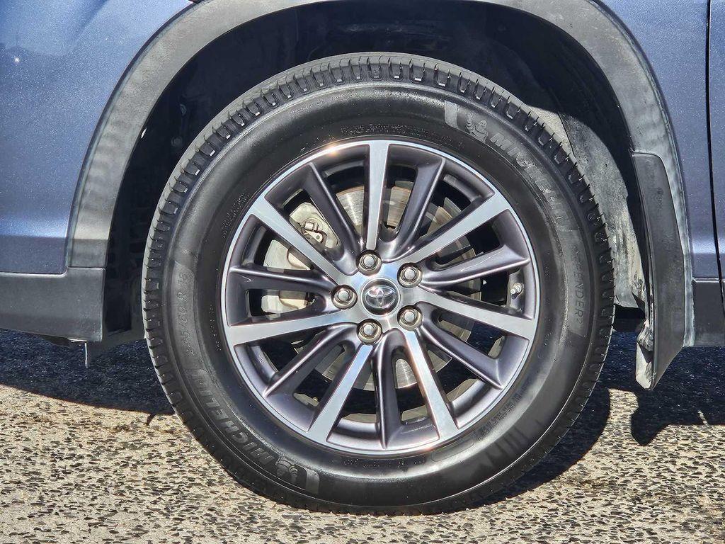 used 2019 Toyota Highlander car, priced at $25,395