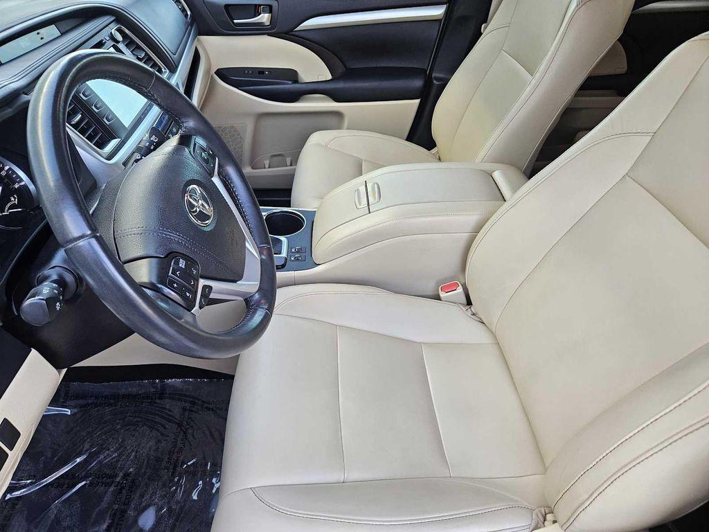 used 2019 Toyota Highlander car, priced at $25,395