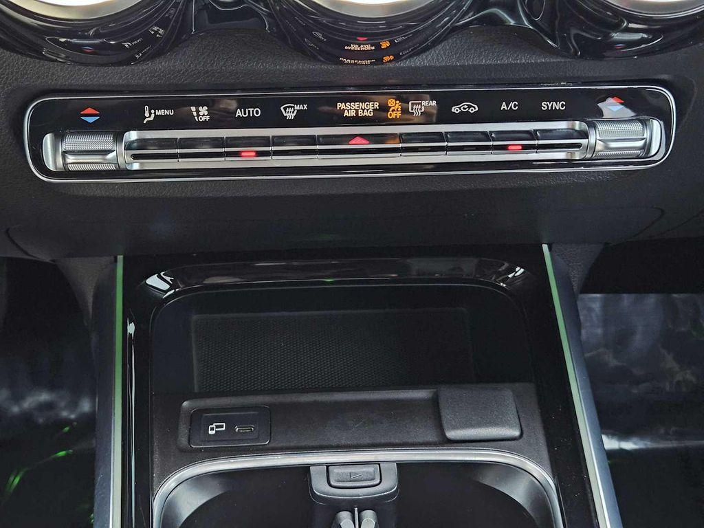 used 2022 Mercedes-Benz GLB 250 car, priced at $29,995