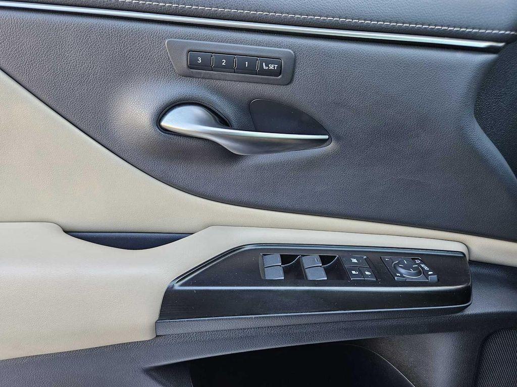 used 2020 Lexus ES 350 car, priced at $32,995