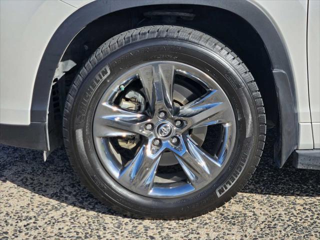 used 2018 Toyota Highlander car, priced at $29,895