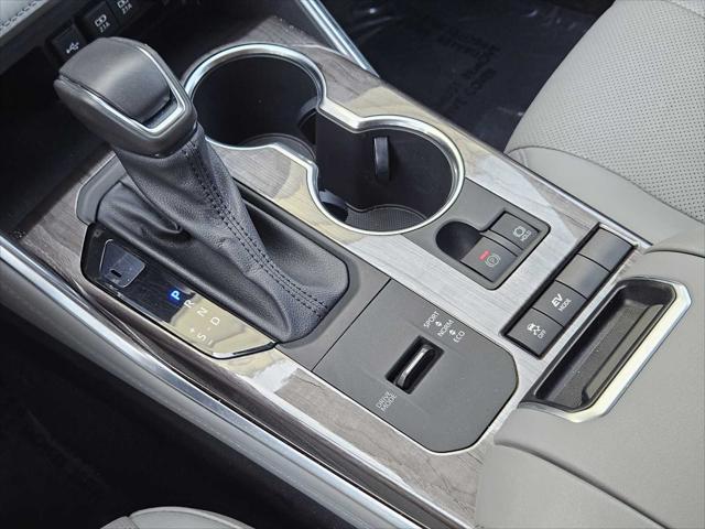 used 2021 Toyota Highlander Hybrid car, priced at $41,995