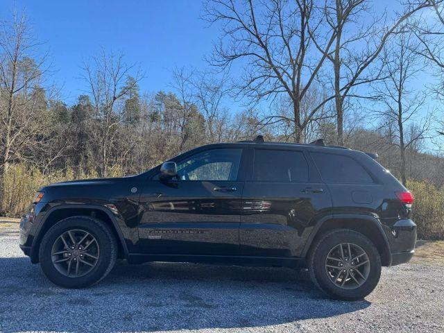 used 2016 Jeep Grand Cherokee car, priced at $12,995