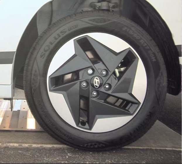 used 2025 Hyundai Kona EV car, priced at $27,500