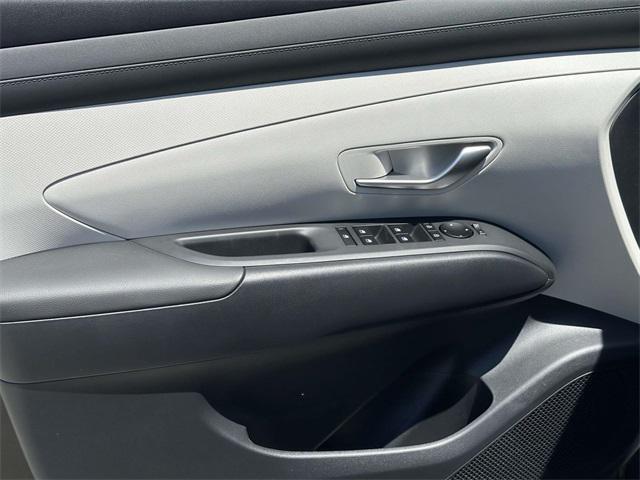 new 2025 Hyundai TUCSON Hybrid car, priced at $34,225