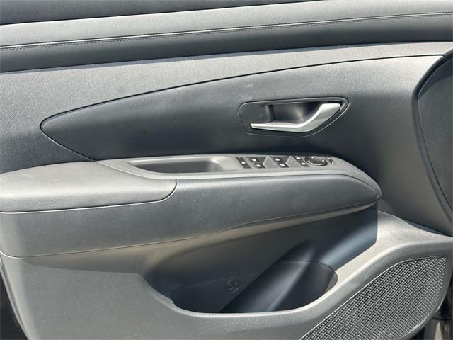 new 2025 Hyundai TUCSON Hybrid car, priced at $37,225
