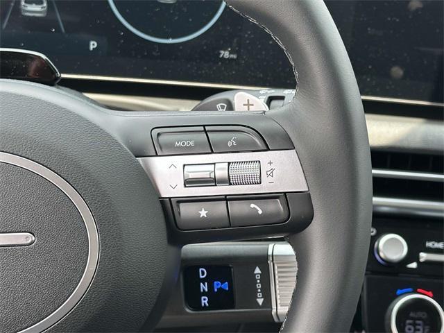new 2025 Hyundai TUCSON Hybrid car, priced at $37,225