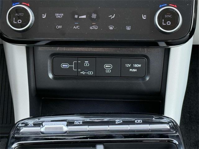 new 2025 Hyundai TUCSON Hybrid car, priced at $37,400