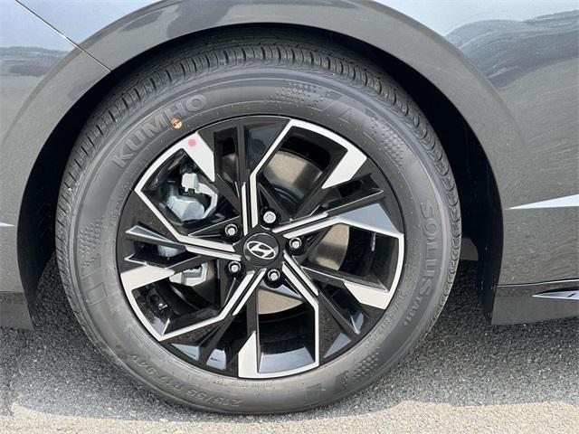new 2025 Hyundai Sonata car, priced at $30,140