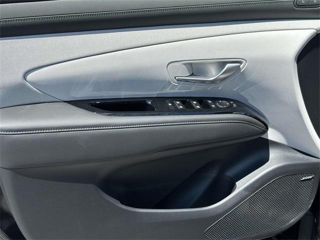 new 2025 Hyundai TUCSON Hybrid car, priced at $42,115