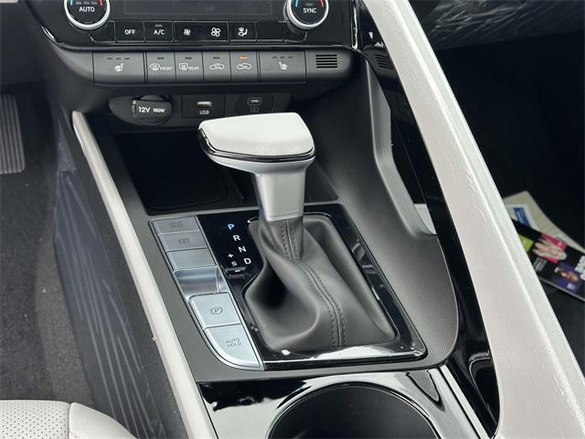 new 2025 Hyundai Elantra car, priced at $27,285