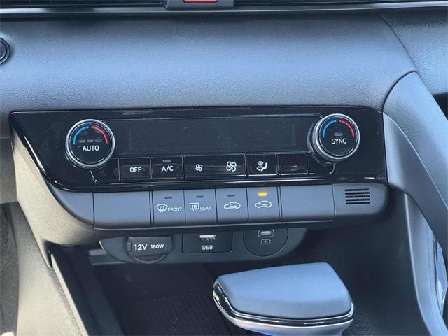 new 2025 Hyundai Elantra car, priced at $24,810