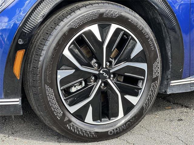 used 2023 Kia EV6 car, priced at $23,000