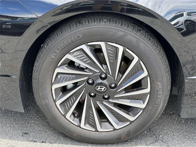 new 2025 Hyundai Sonata Hybrid car, priced at $31,730