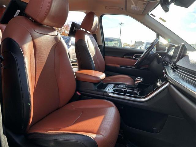 used 2022 Kia Carnival car, priced at $27,600