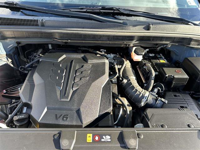 used 2022 Kia Carnival car, priced at $27,600