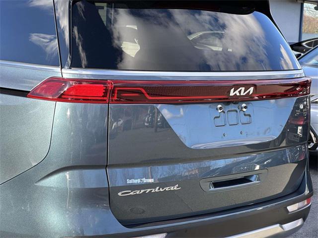 used 2022 Kia Carnival car, priced at $27,600