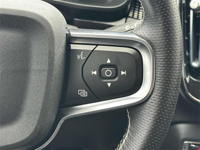 used 2021 Volvo XC40 car, priced at $22,925