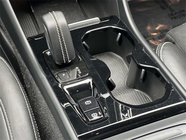 used 2021 Volvo XC40 car, priced at $22,925
