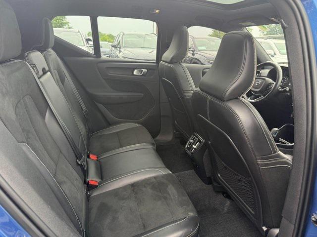 used 2021 Volvo XC40 car, priced at $22,925