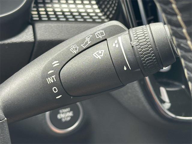 used 2021 Volvo XC40 car, priced at $22,925