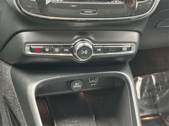 used 2021 Volvo XC40 car, priced at $22,925