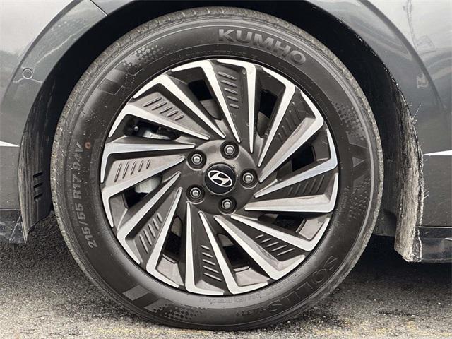 used 2024 Hyundai Sonata Hybrid car, priced at $28,700