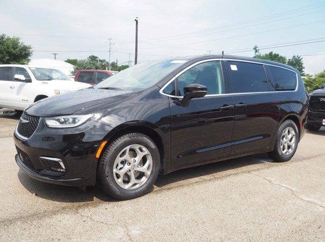 new 2024 Chrysler Pacifica car, priced at $47,268