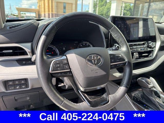 used 2021 Toyota Highlander Hybrid car, priced at $42,200