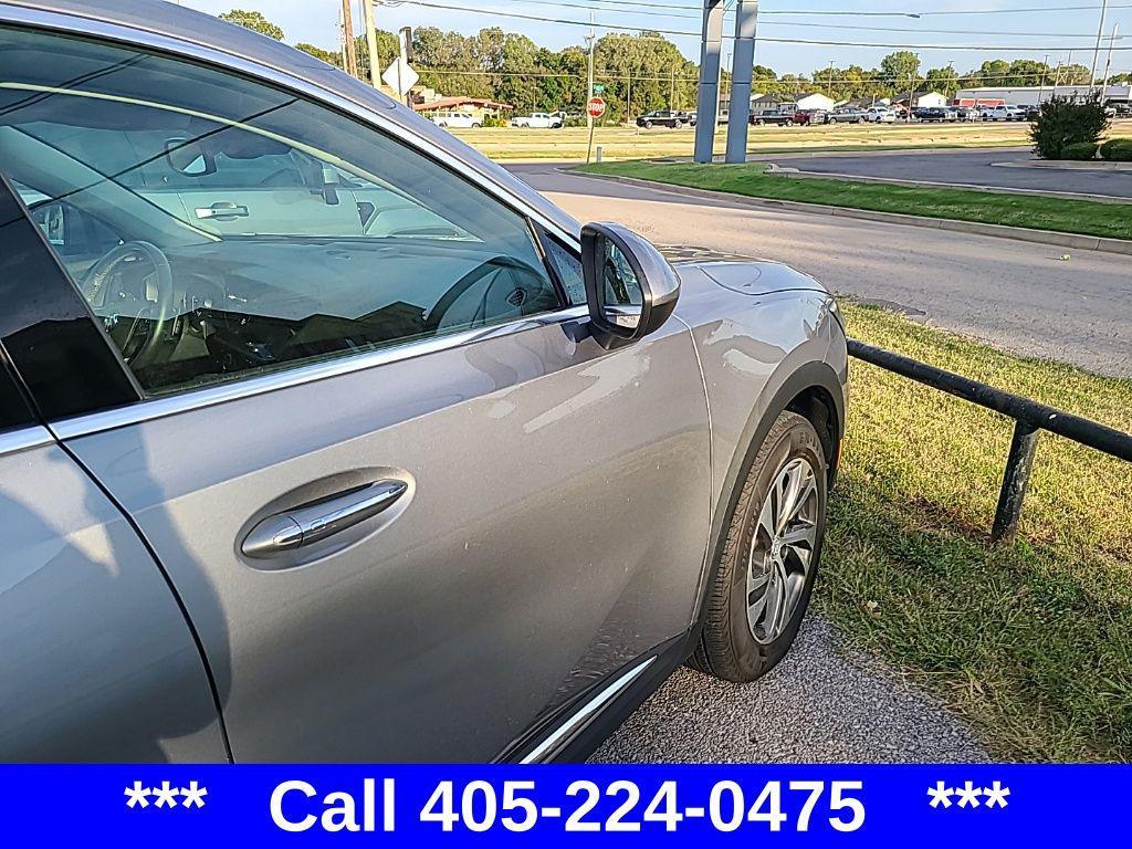 used 2023 Buick Envision car, priced at $25,700