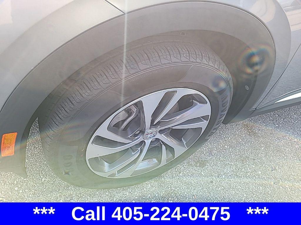 used 2023 Buick Envision car, priced at $25,700