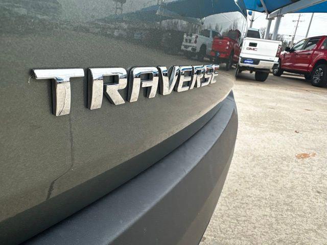 used 2023 Chevrolet Traverse car, priced at $25,900