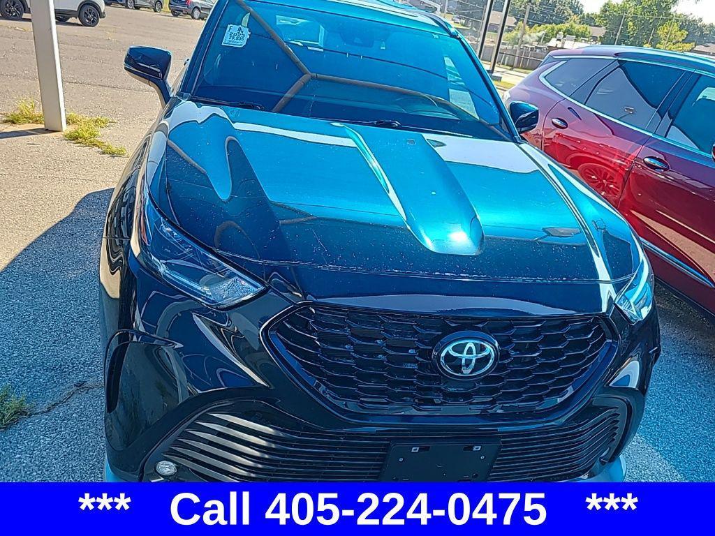 used 2023 Toyota Highlander car, priced at $40,800