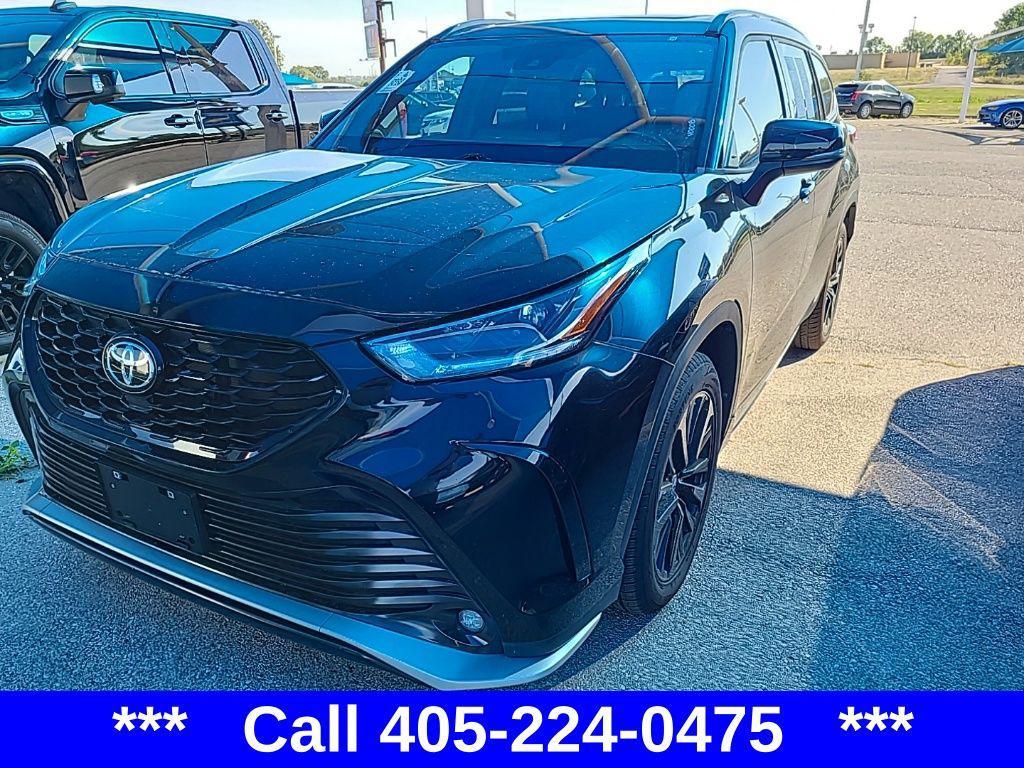 used 2023 Toyota Highlander car, priced at $40,800