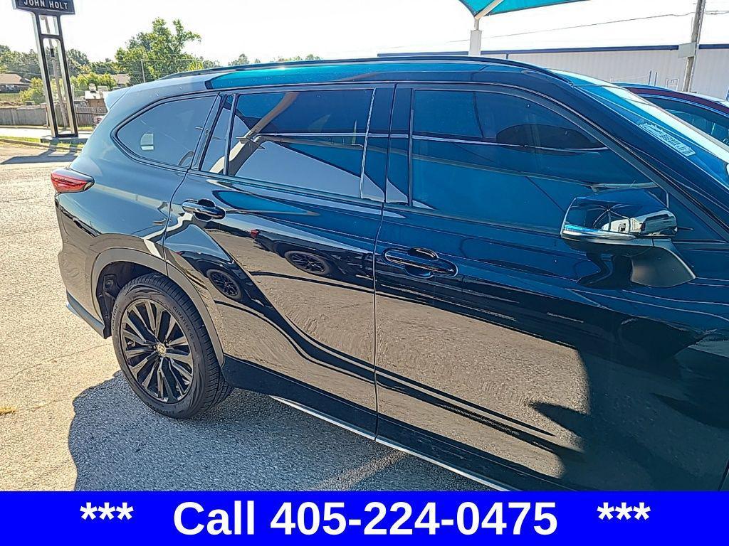 used 2023 Toyota Highlander car, priced at $40,800