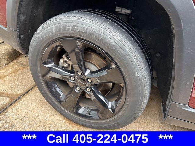 used 2023 Jeep Grand Cherokee L car, priced at $25,600